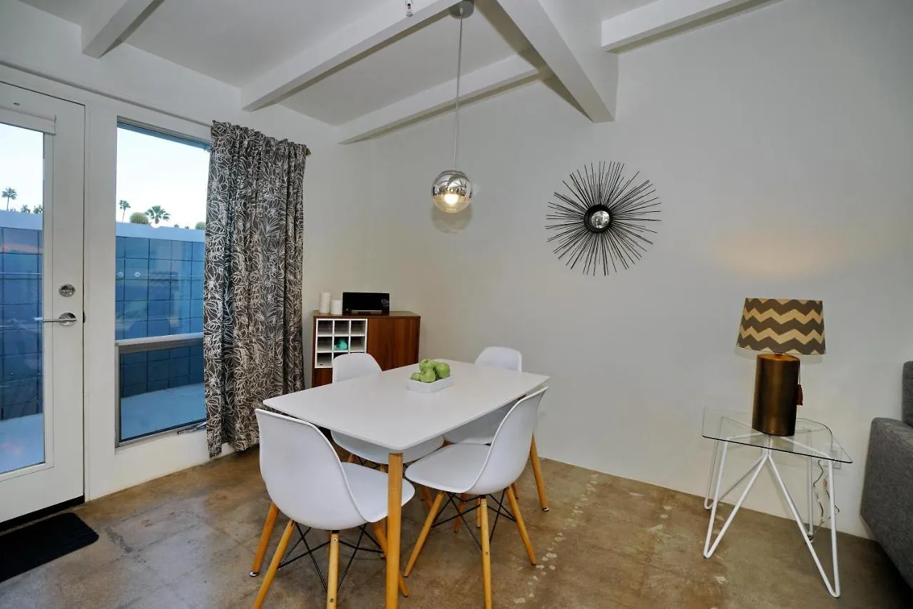 The Wesley Hotel By Avantstay Retro Spacious W Bbq Pool Spa  Palm Springs