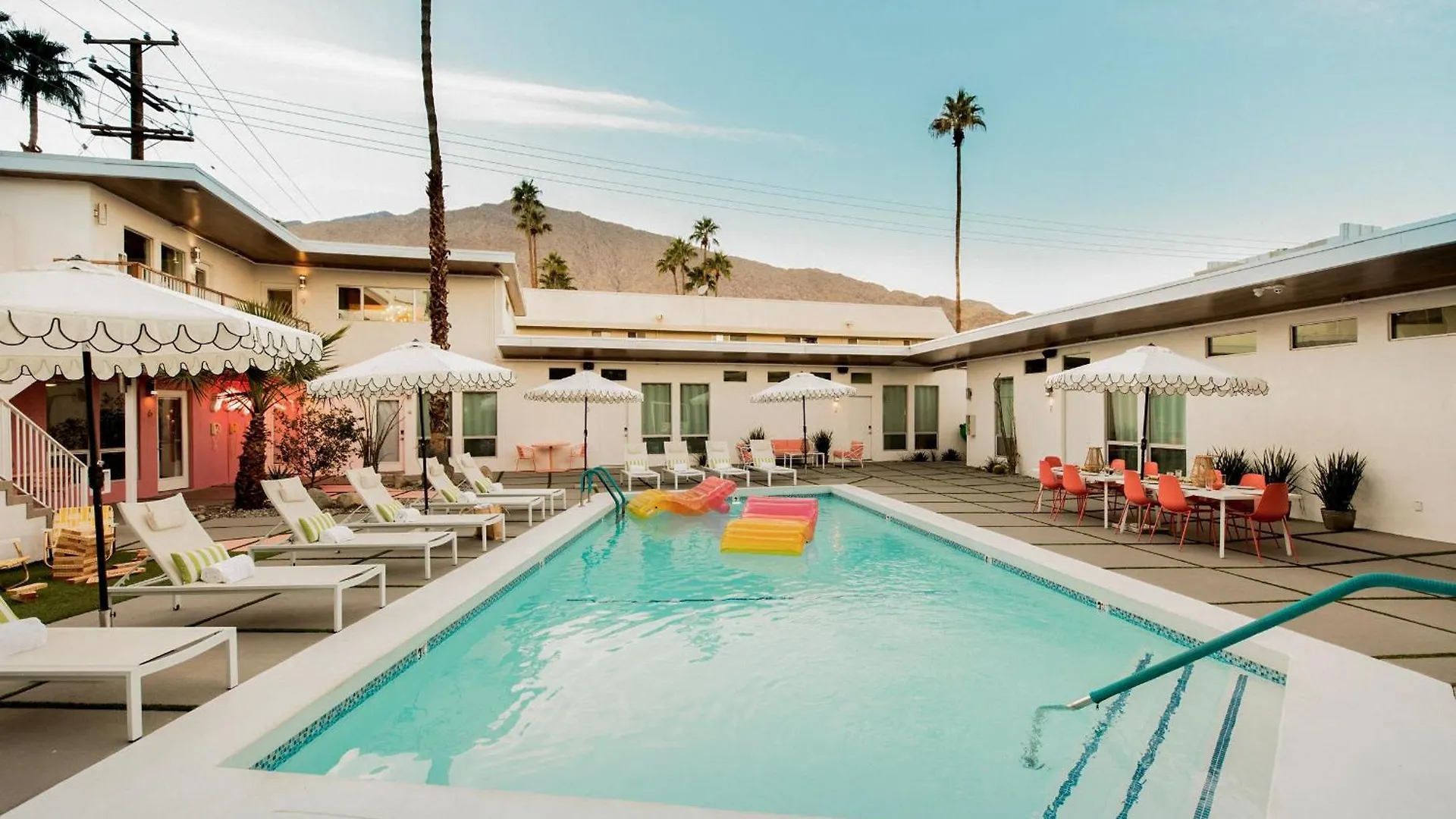 The Wesley Hotel By Avantstay Retro Spacious W Bbq Pool Spa 4*, Palm Springs United States