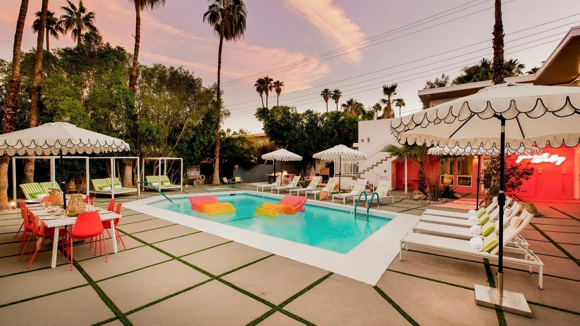 The Wesley Hotel By Avantstay Retro Spacious W Bbq Pool Spa 4*, Palm Springs