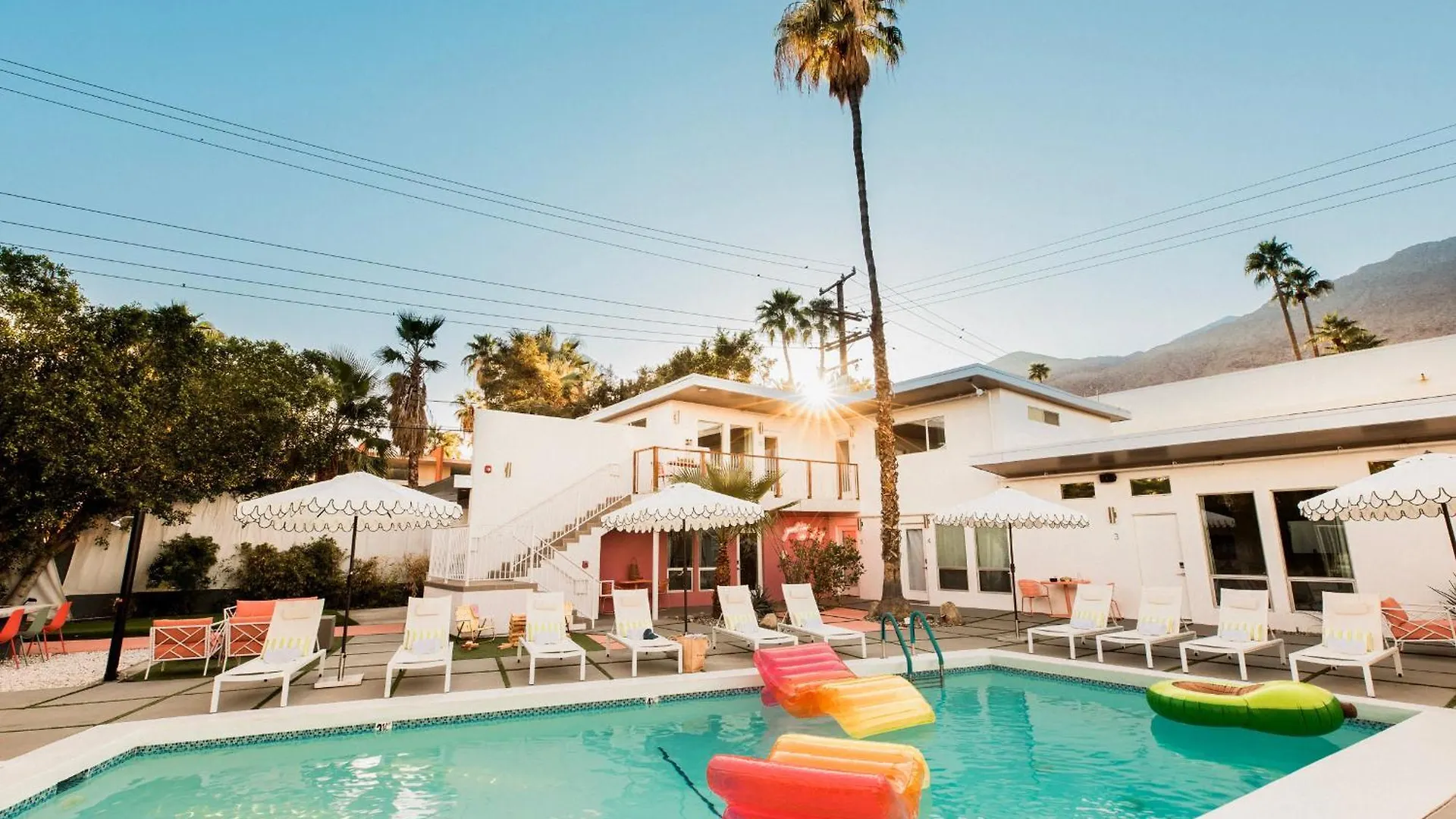 The Wesley Hotel By Avantstay Retro Spacious W Bbq Pool Spa Palm Springs