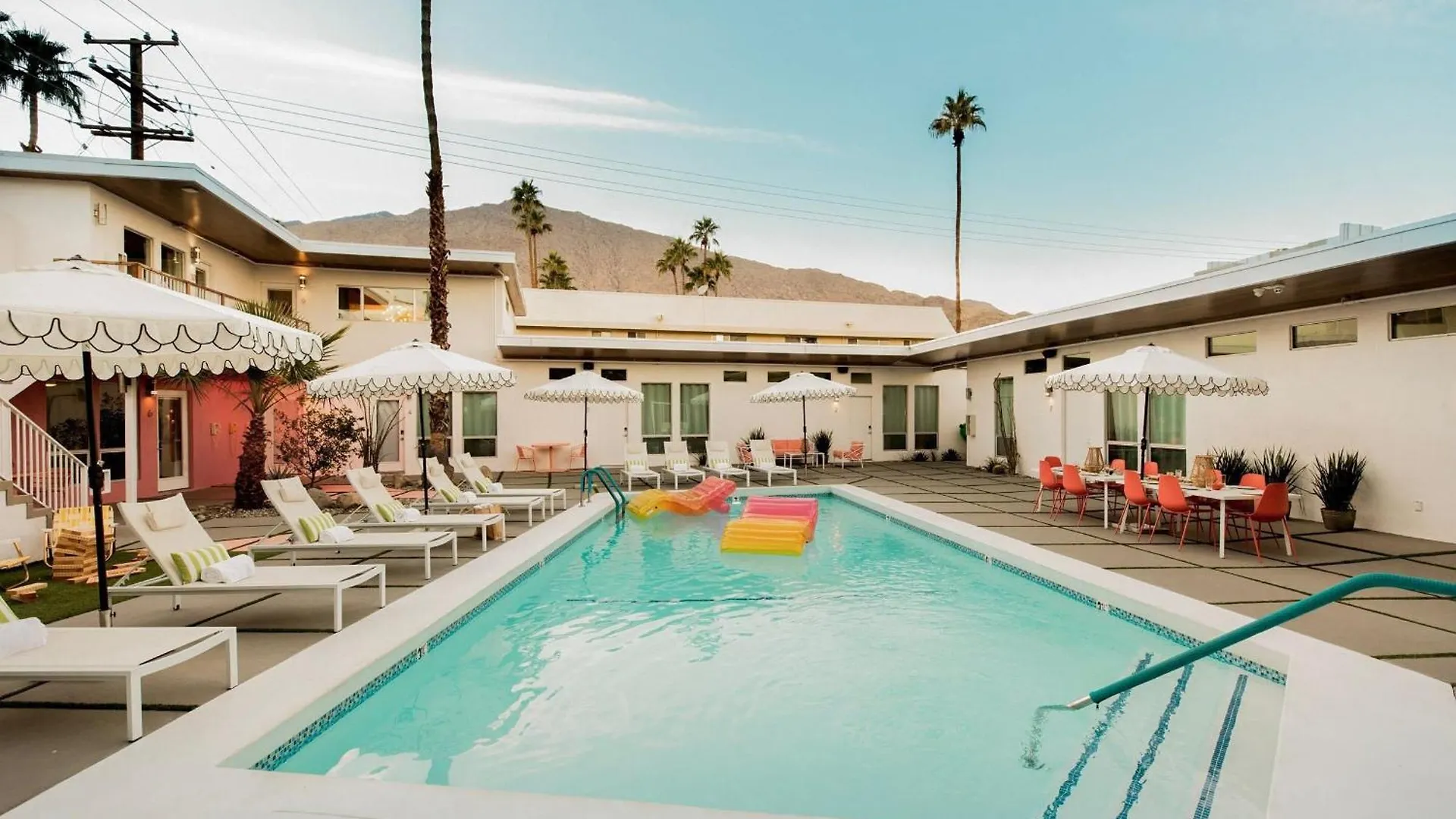 The Wesley Hotel By Avantstay Retro Spacious W Bbq Pool Spa