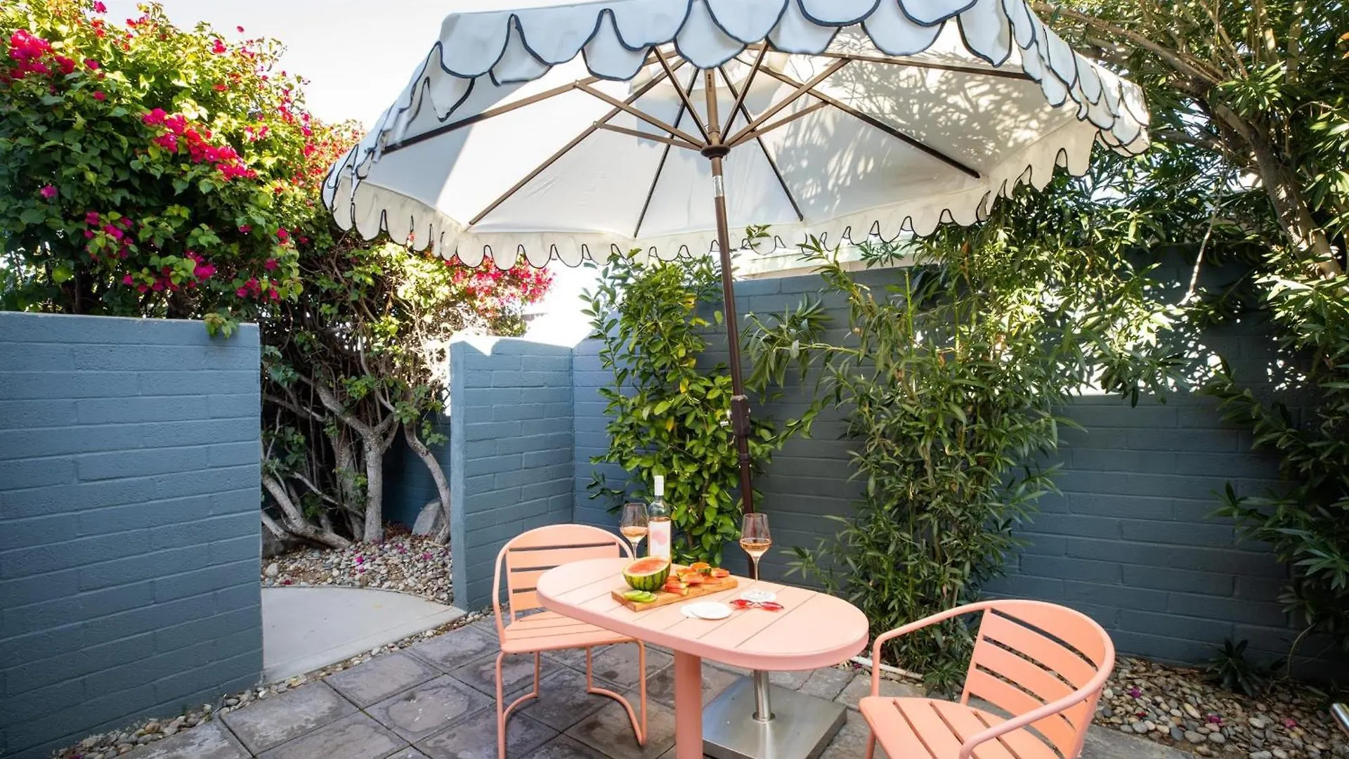 The Wesley Hotel By Avantstay Retro Spacious W Bbq Pool Spa Palm Springs