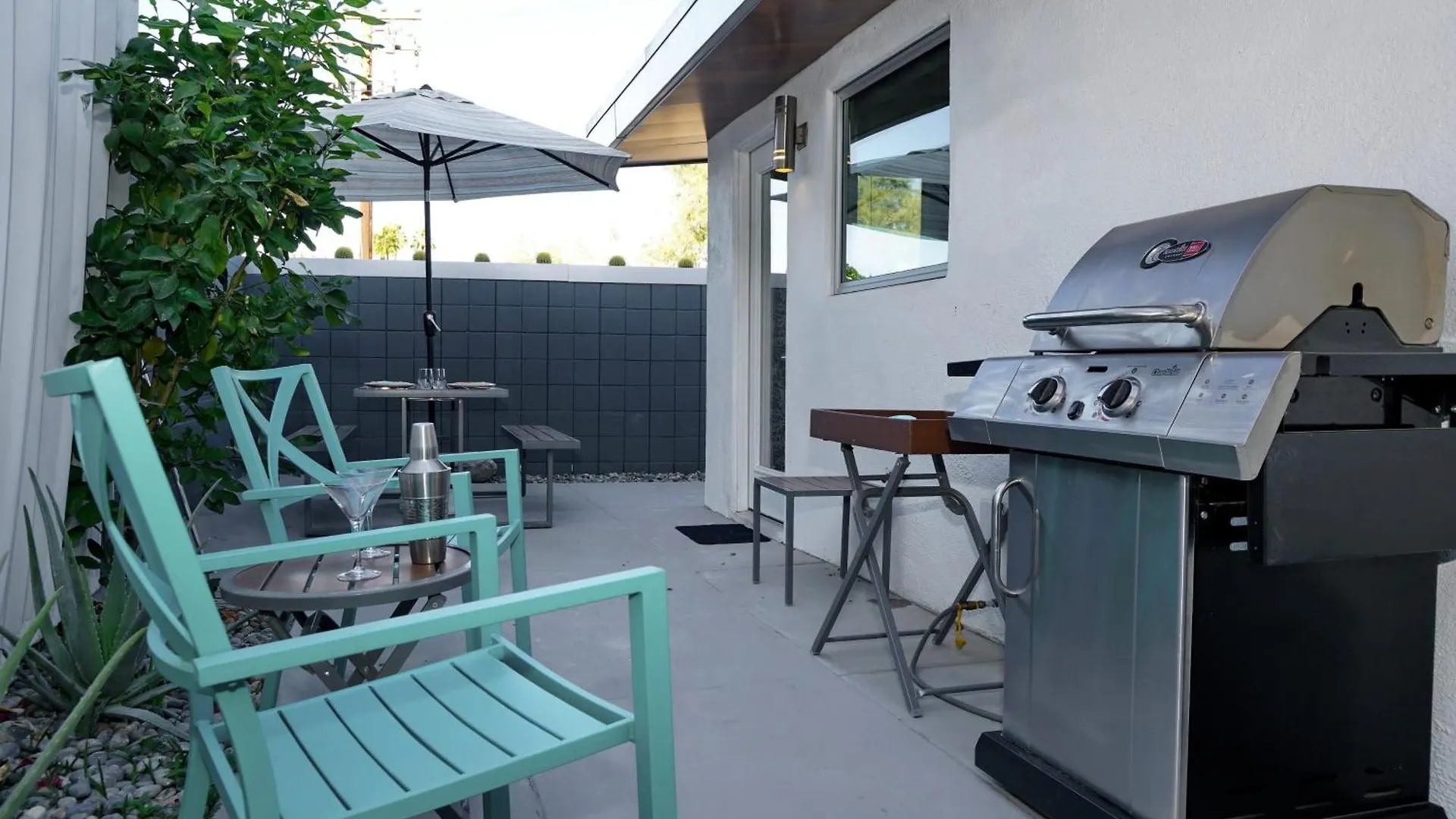 The Wesley Hotel By Avantstay Retro Spacious W Bbq Pool Spa  Palm Springs
