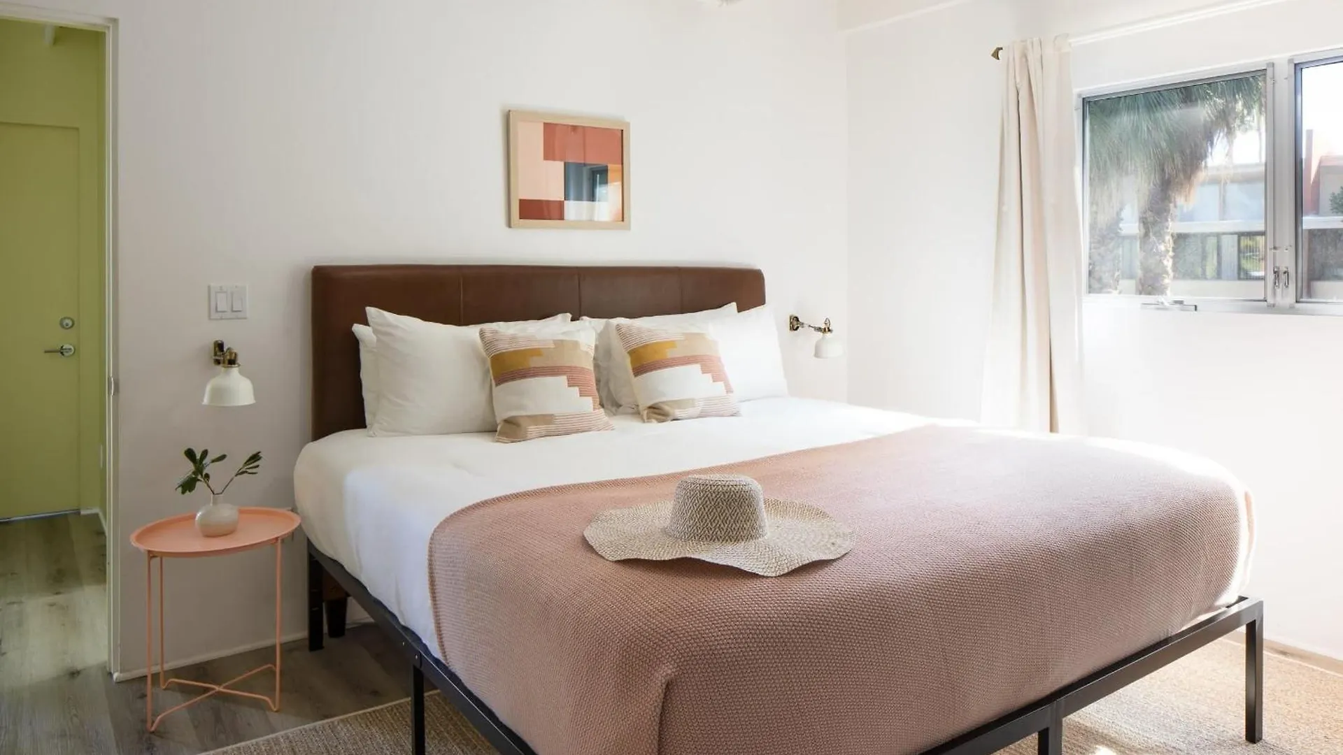 The Wesley Hotel By Avantstay Retro Spacious W Bbq Pool Spa Palm Springs