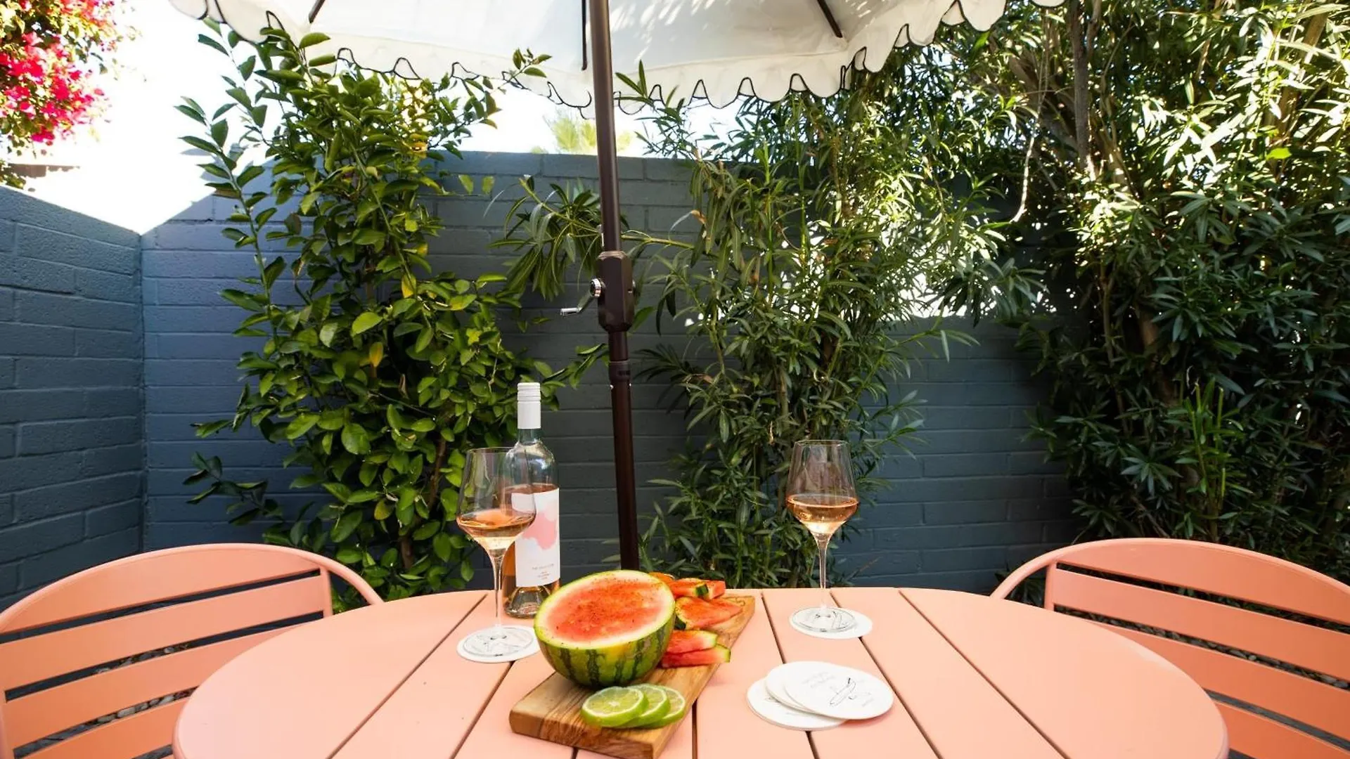 The Wesley Hotel By Avantstay Retro Spacious W Bbq Pool Spa
